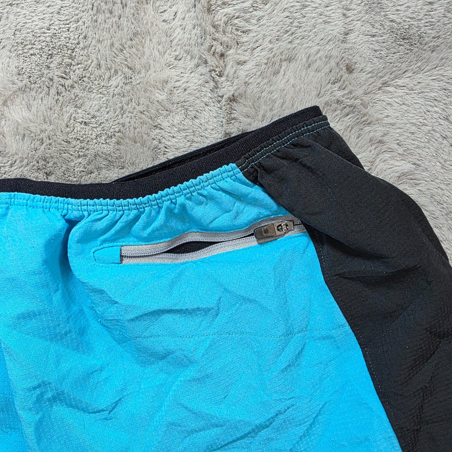 Under Armour HeatGear Blue Sports Shorts Size L W30 | Fitted Lined Gym Shorts
