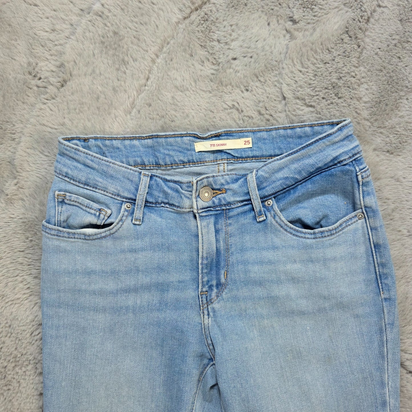 Levi's 711 Skinny Light Wash Jeans Women’s W25 L28 Mid Rise Stretch Denim