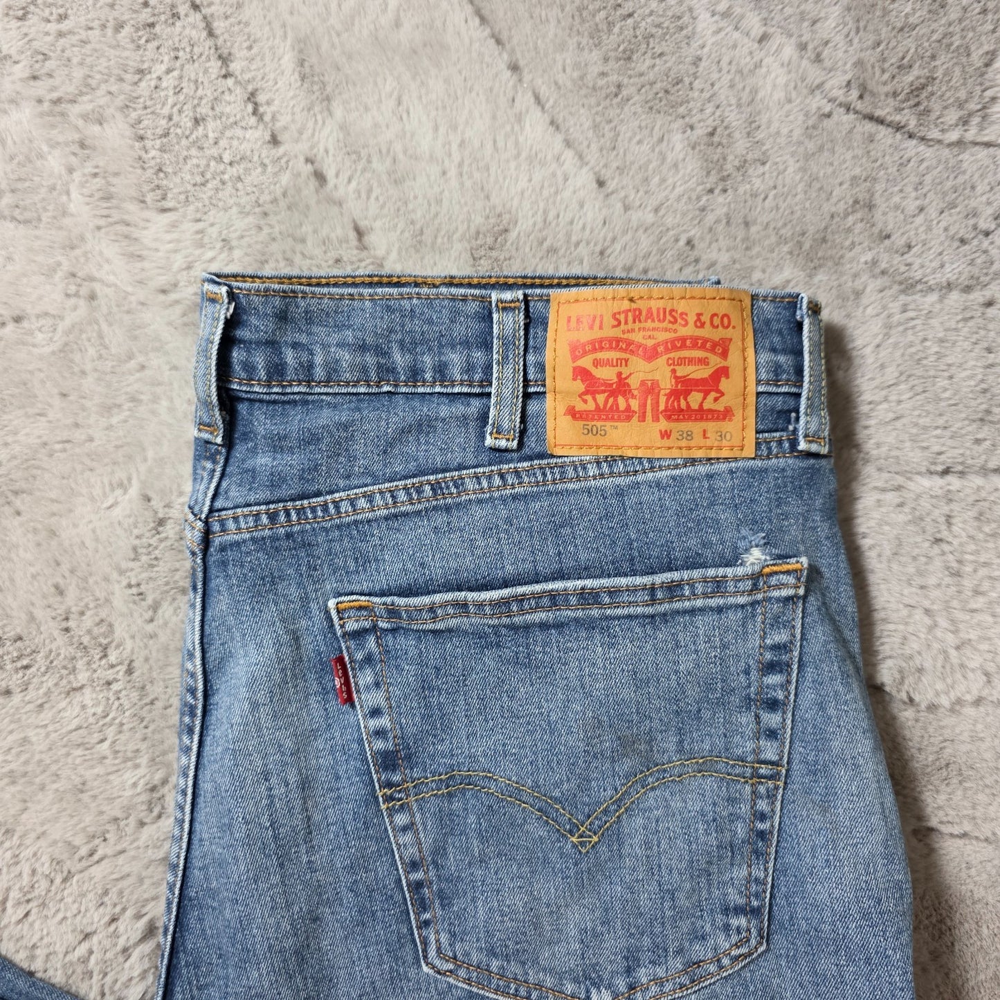 Levi's 505 Regular Fit Jeans W36 L30 Mid Blue Straight Leg USA Style