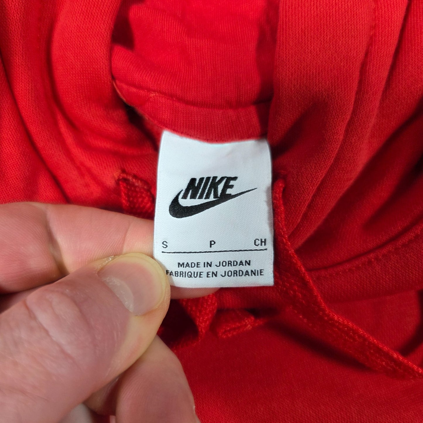 Nike Men’s Red Hoodie Size S Pullover 80% Cotton Embroidered Logo LB70