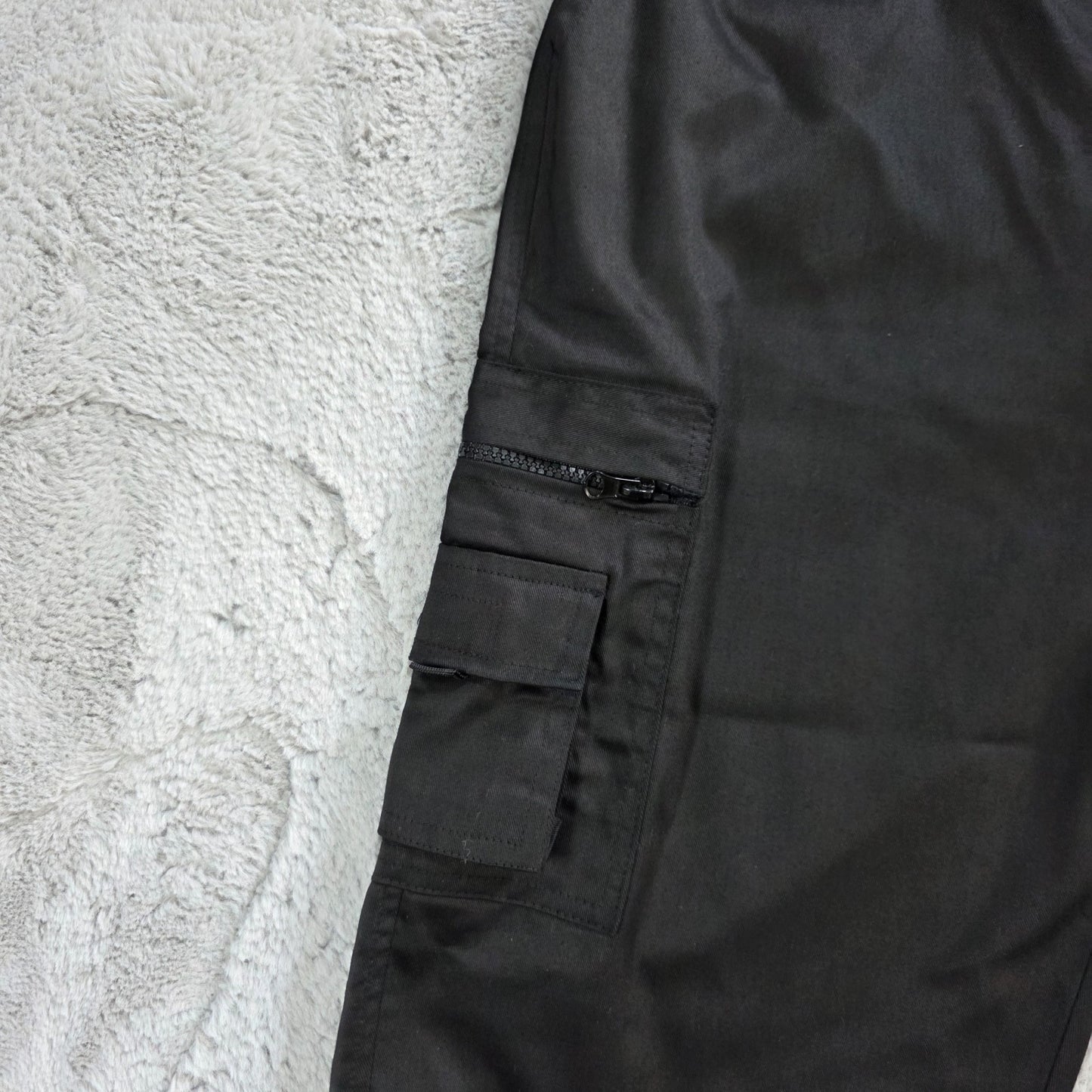 Amir Men’s Black Cargo Shorts Elasticated Waist W32 Long Inseam 14” L26