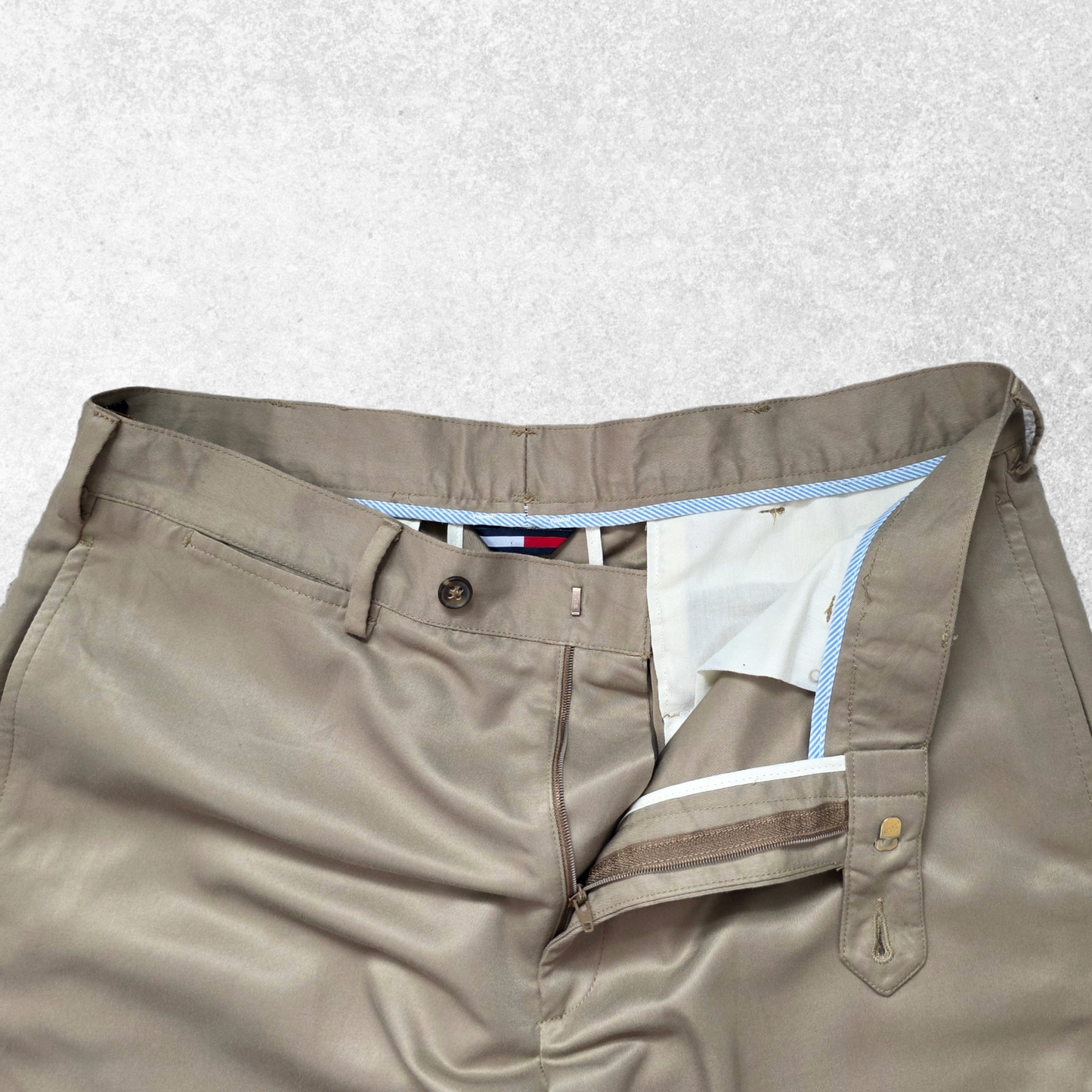 Vintage Tommy Hilfiger Trousers Mens Beige Chinos W34 L29 Smart Cotton Crest 00s