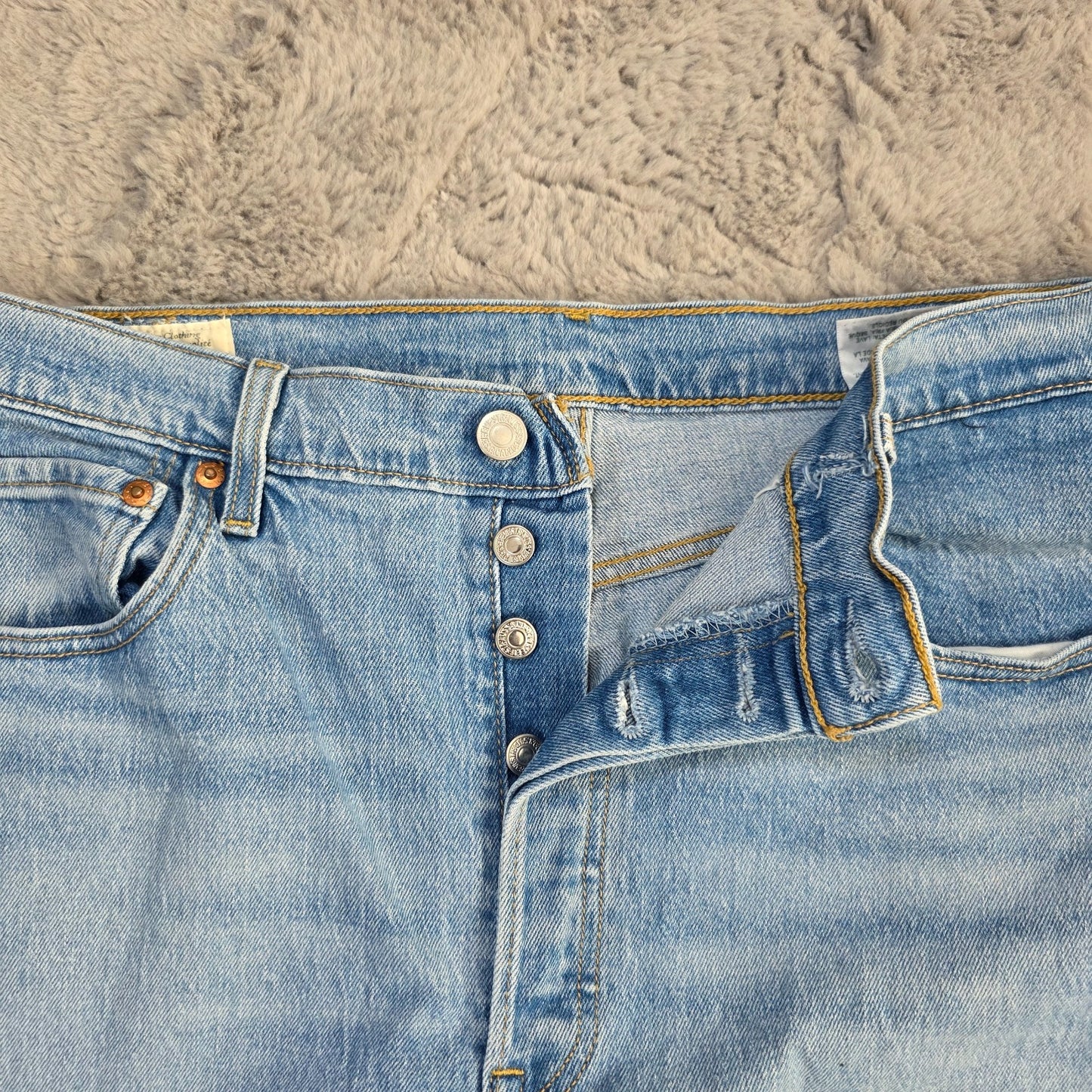 Levi’s Premium Big E Women’s Jeans Light Blue W32 L27 High Rise Distressed Knee