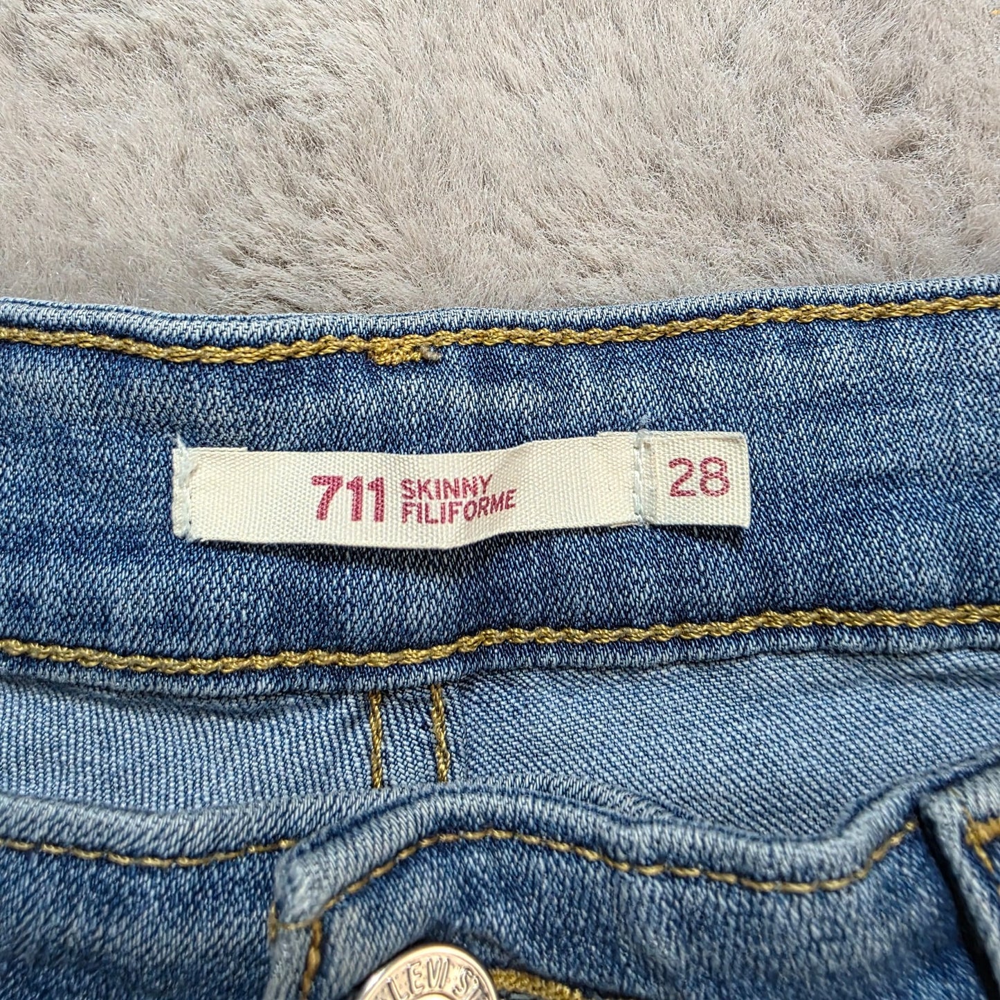 Levi’s 711 Skinny Jeans W28 L32 Light Wash Women’s Mid Rise Stretch Denim