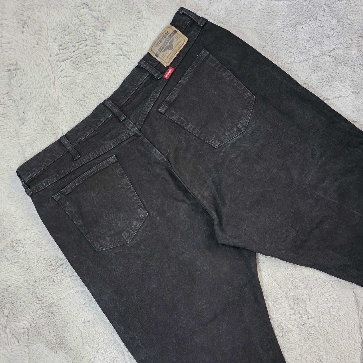 Wrangler Men’s 1097FXVCB Relaxed Fit Jeans Black W40 L30 Made in Mexico