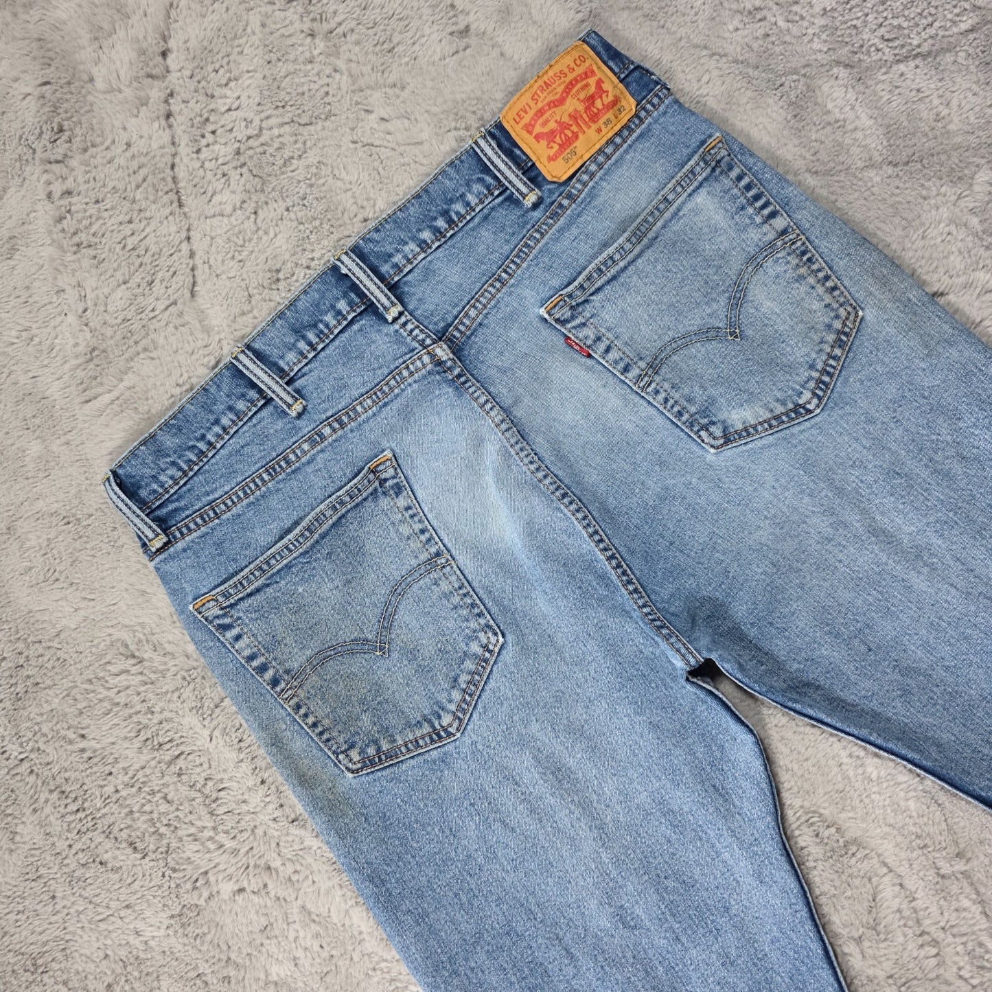 Levi’s 505 Straight Leg Blue Jeans W38 L32 (Measures 37x31) – Classic Light Wash