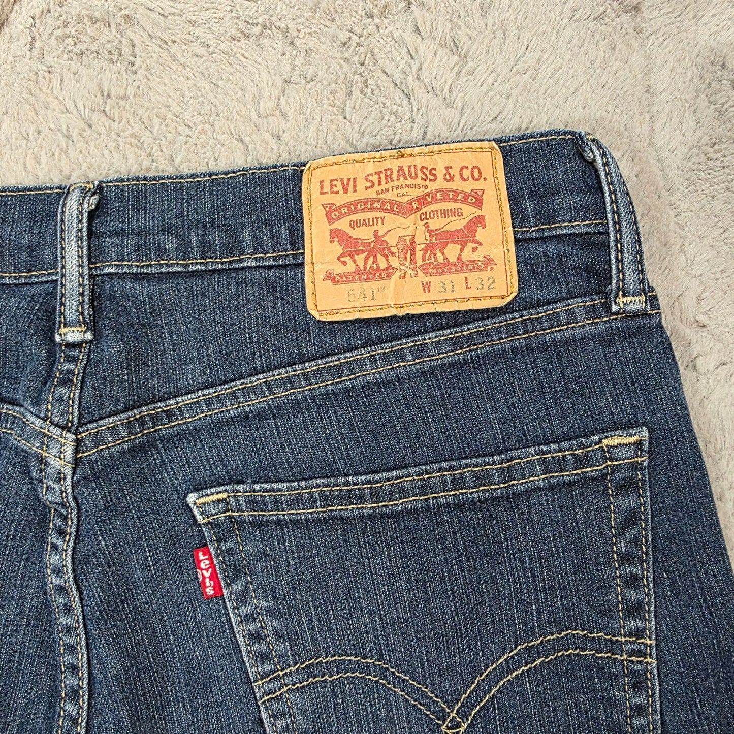 Levi’s 541 Athletic Taper Blue Jeans W31 L32 (Measures 31x30) – Slight Stretch D