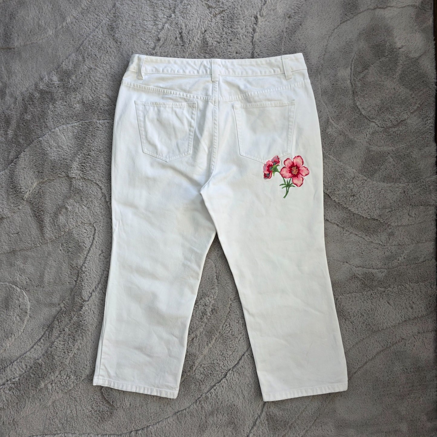 Tommy Hilfiger Y2K Cropped White Jeans Women's US 16 UK 20 Embroidered Flower