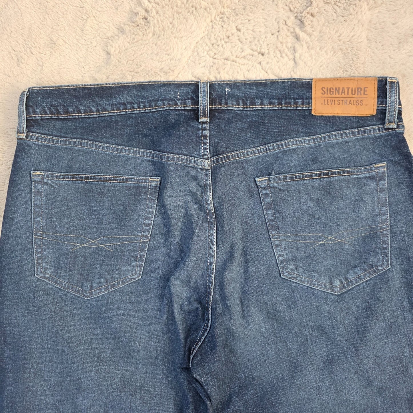 Levi’s Signature Relaxed Jeans Dark Blue W36 L29 Excellent Condition