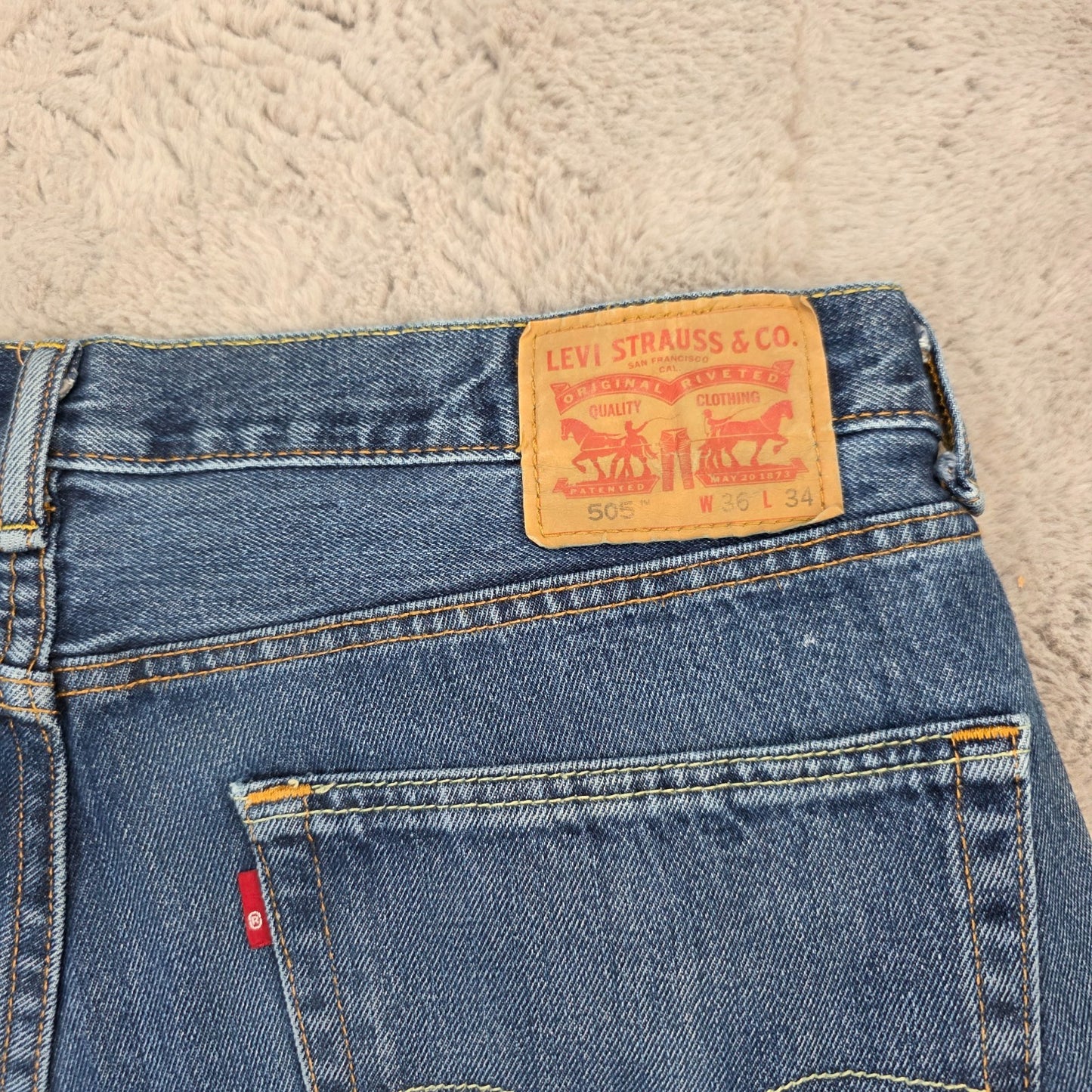 Levi’s 505 men’s straight leg jeans blue W36 L34 (actual inseam 33”)