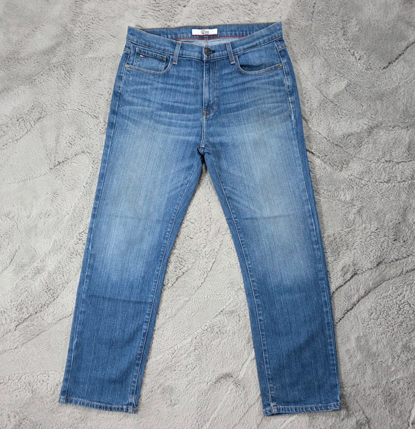 Tommy Hilfiger Straight Leg Blue Denim Jeans W33 L30 Slight Wear to Hems
