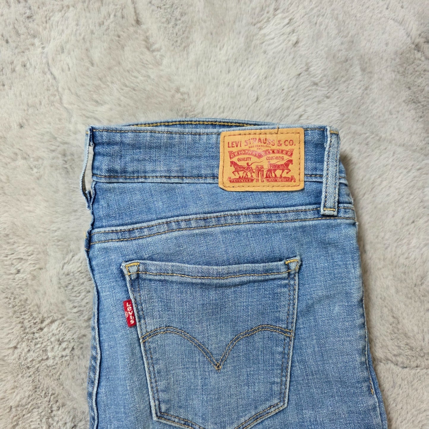 Levi’s 711 Skinny Jeans W28 L32 Light Wash Women’s Mid Rise Stretch Denim