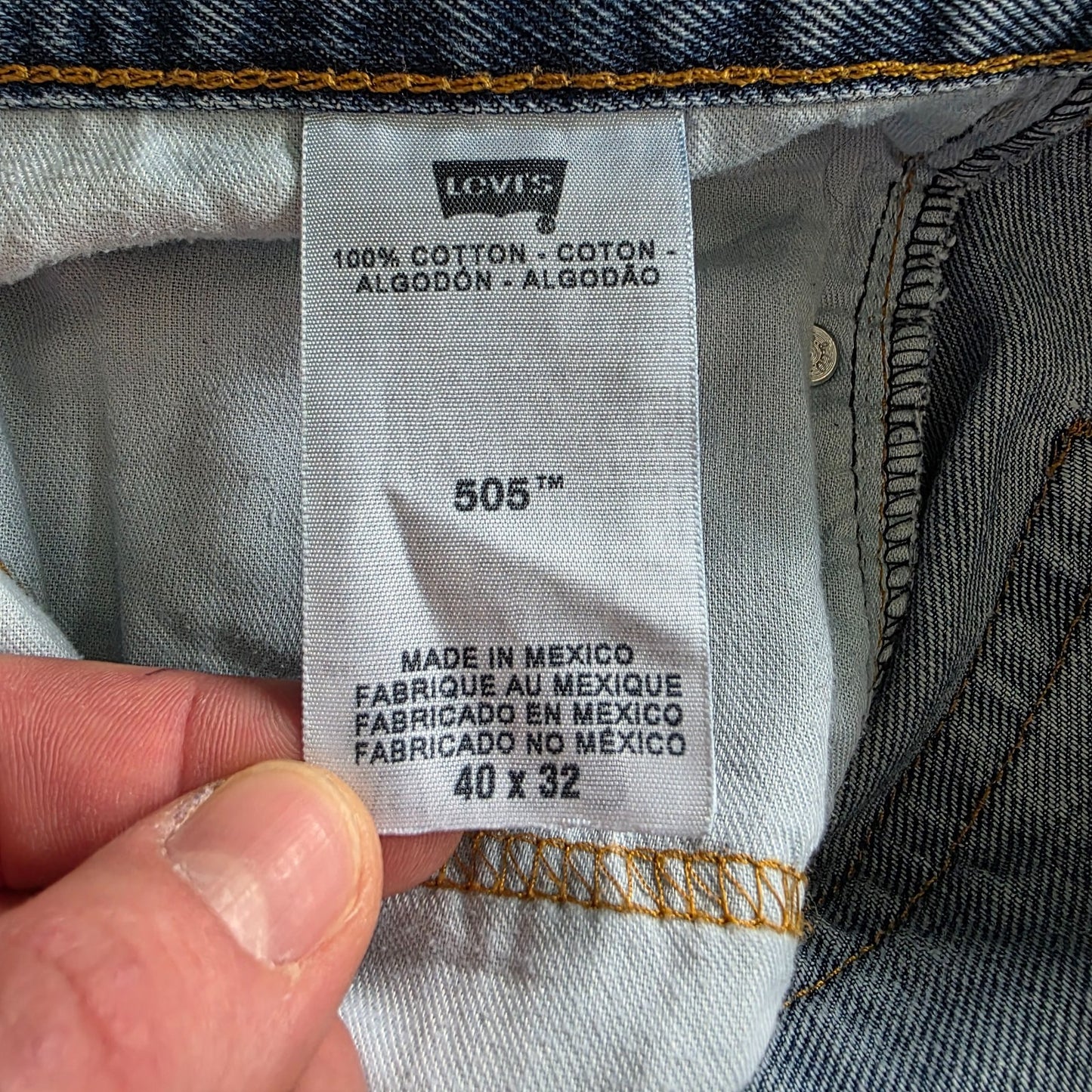 Vintage Levi’s 505 Jeans W40 L32 Straight Leg Light Wash Mexico Made Distressed