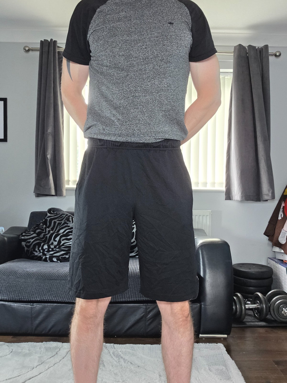Reebok Men’s Mesh Sports Shorts Black Size M W29 10” Inseam