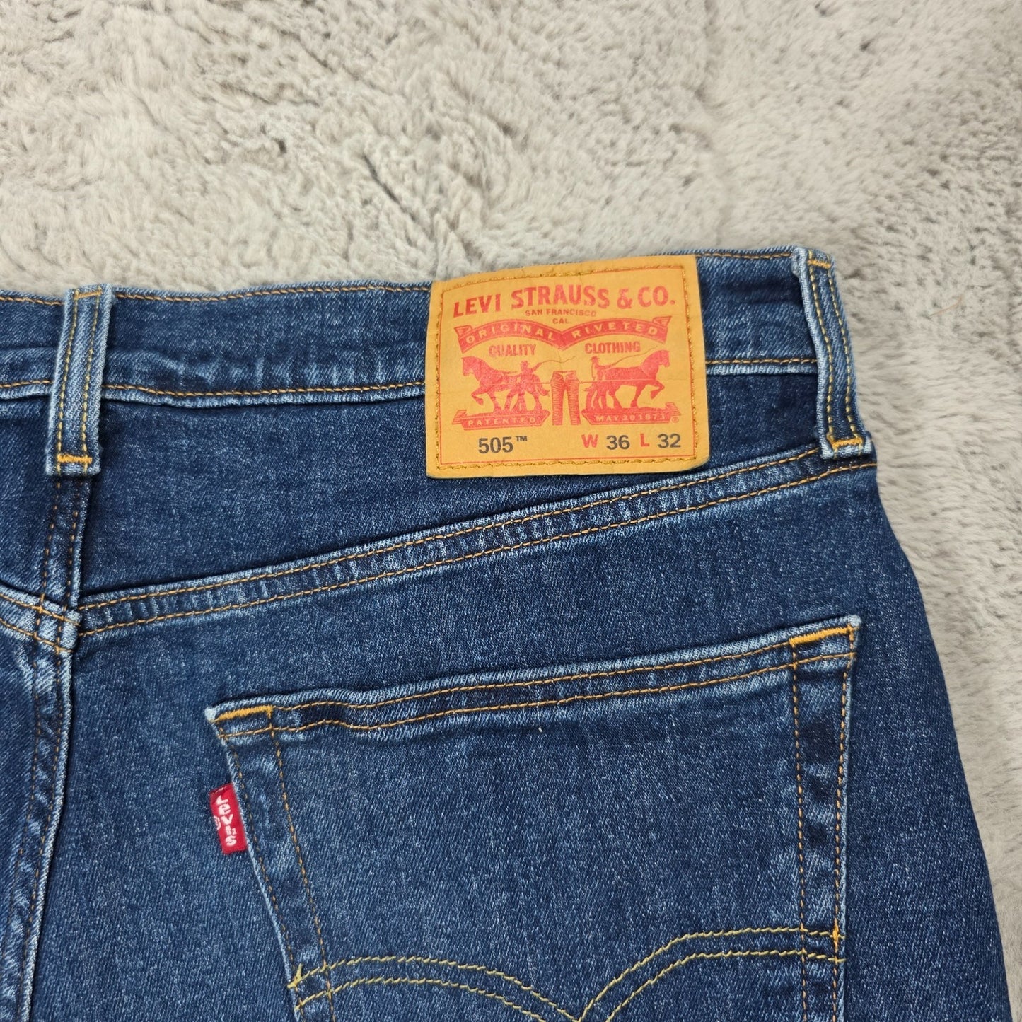 Levi’s 505 men’s straight blue jeans W36 L32 classic mid-rise regular fit