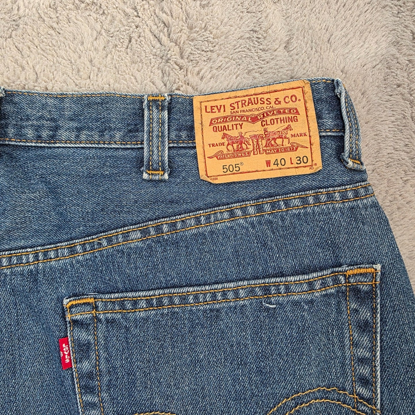 Levi’s 505 men’s straight leg jeans blue W40 L30 (actual inseam 26”) shortened