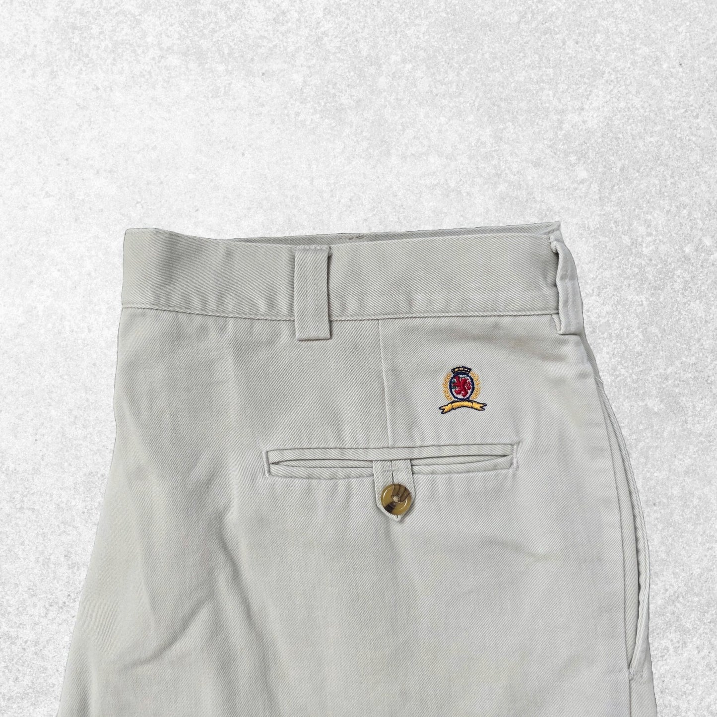 Tommy Hilfiger crest chinos W38 L30 pleated front beige trousers vintage USA VWC