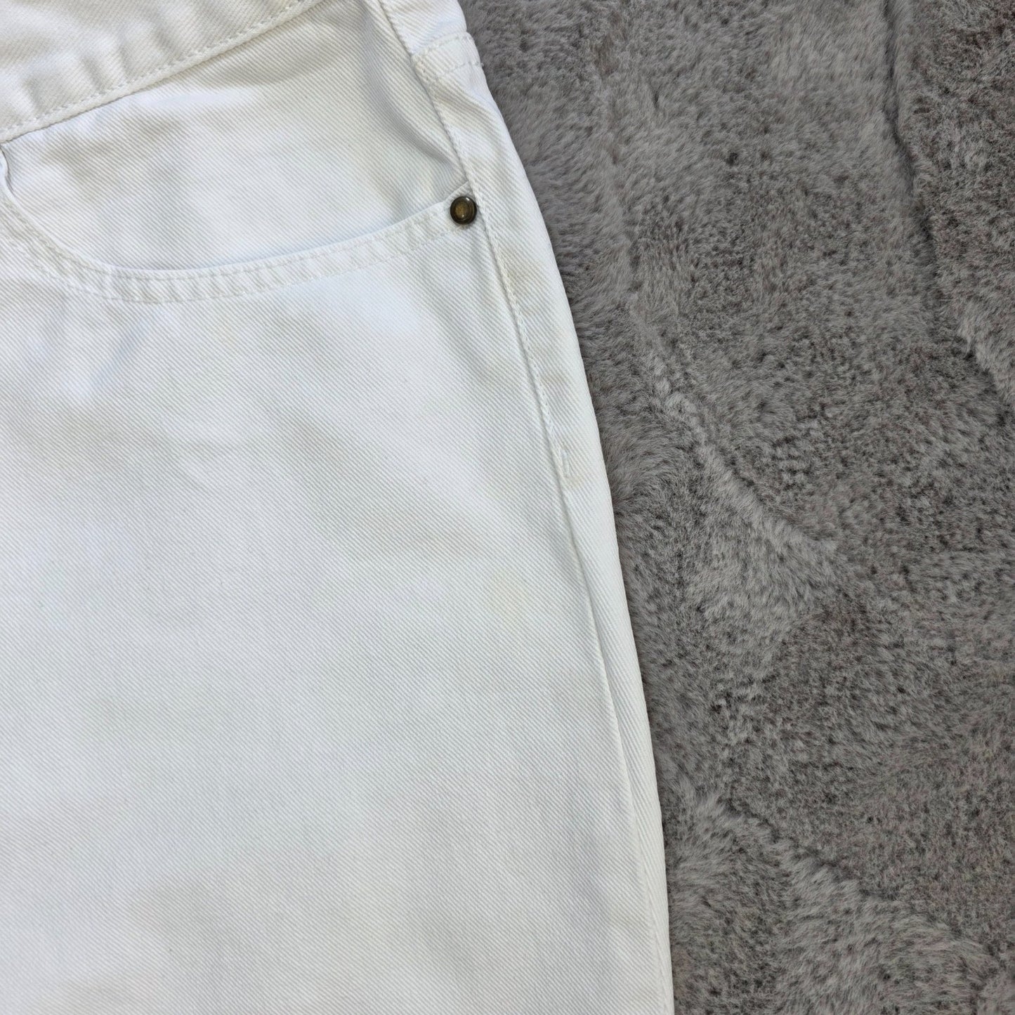 Tommy Hilfiger Y2K Cropped White Jeans Women's US 16 UK 20 Embroidered Flower