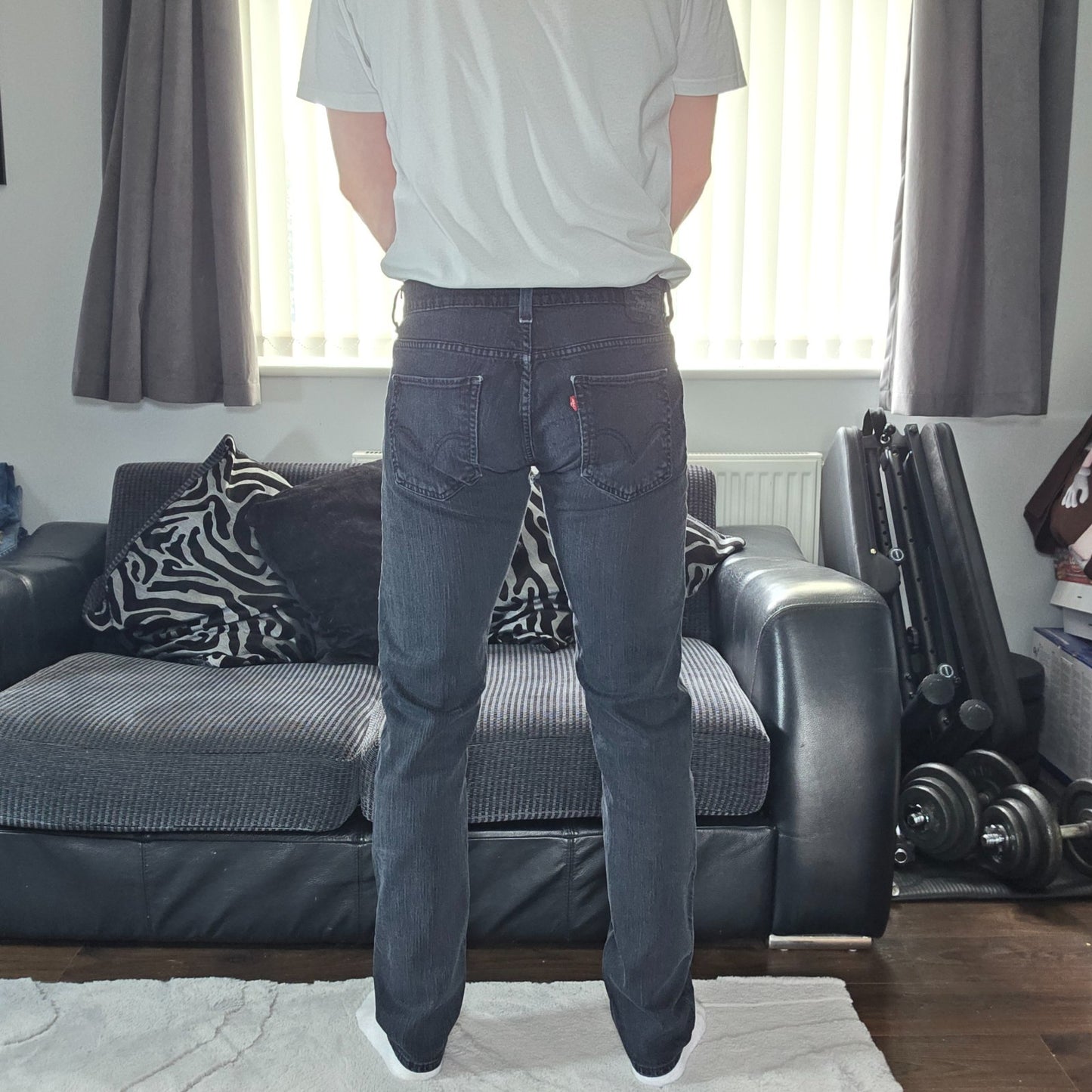 Levi's Black Slim Fit Denim Jeans W32 L34 (Label Cut) β Crotch Damage