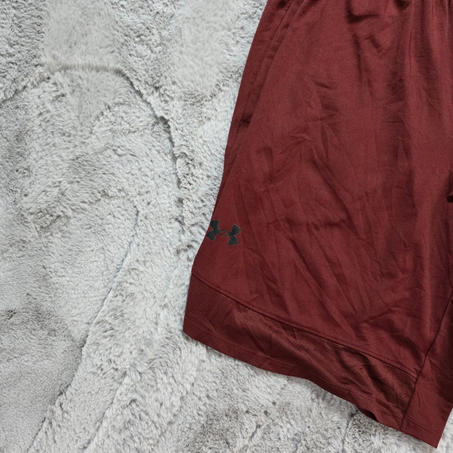 Under Armour Maroon Training Shorts Size S W25 9" Inseam Lightweight Gym