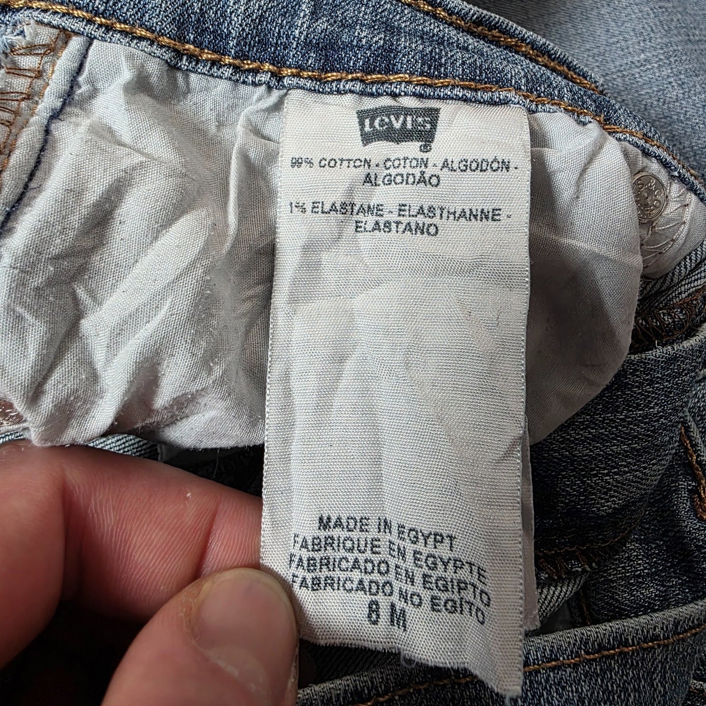Levi's Women's Slim Fit Jeans W29 L31 (US 8 / UK 12) Light Wash Distressed Hem