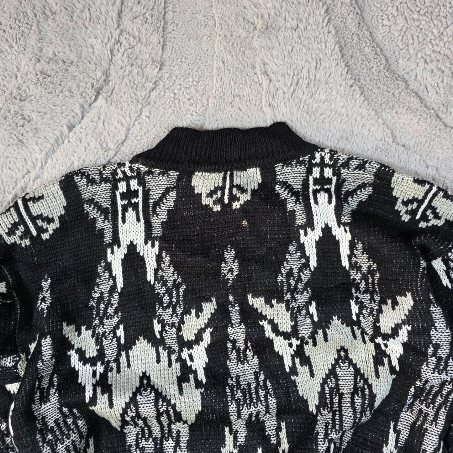 Vintage Abstract Pattern Knit Sweater Men’s Large Black White Retro Pullover