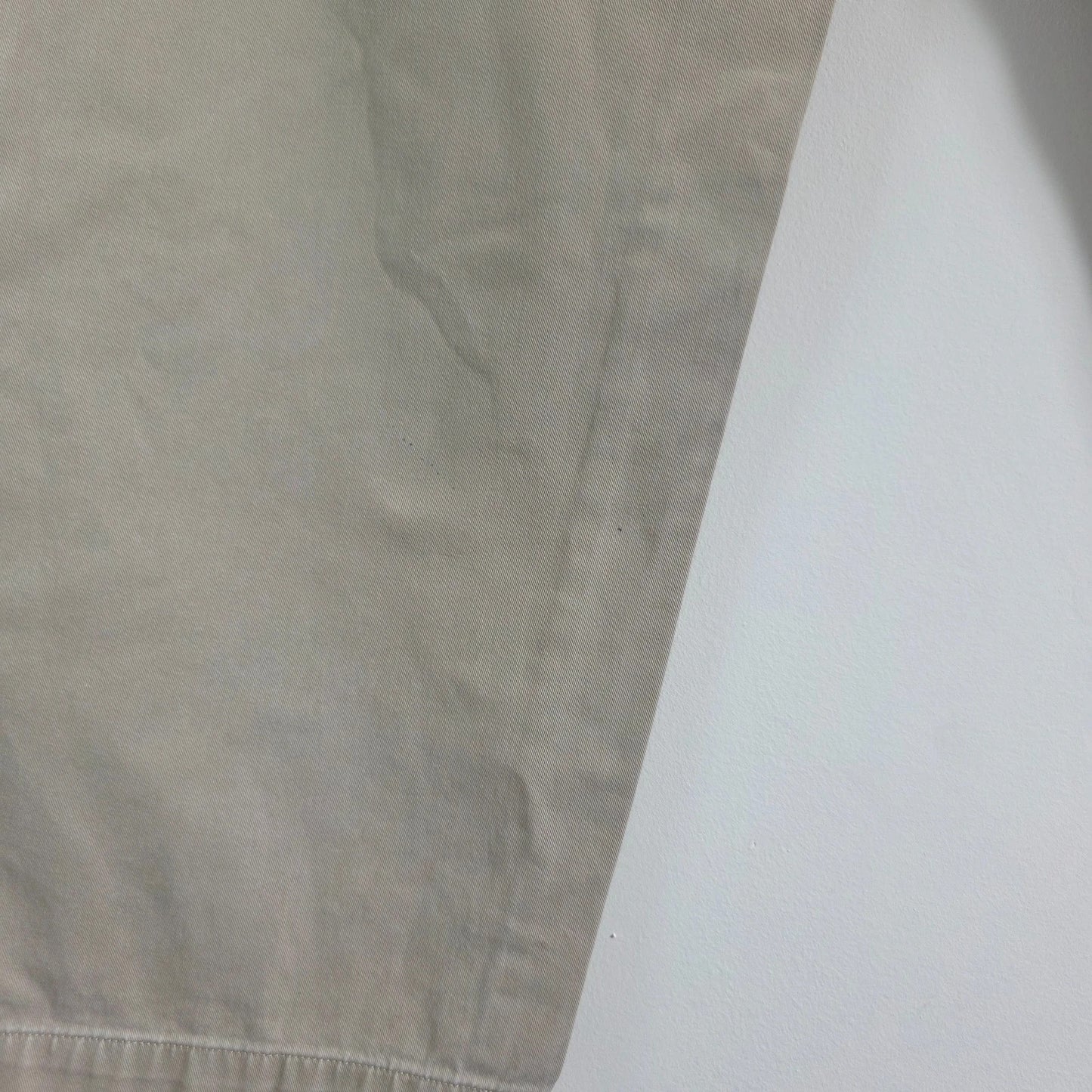 Tommy Hilfiger beige chino trousers pleated front, 100% cotton, relaxed fit.