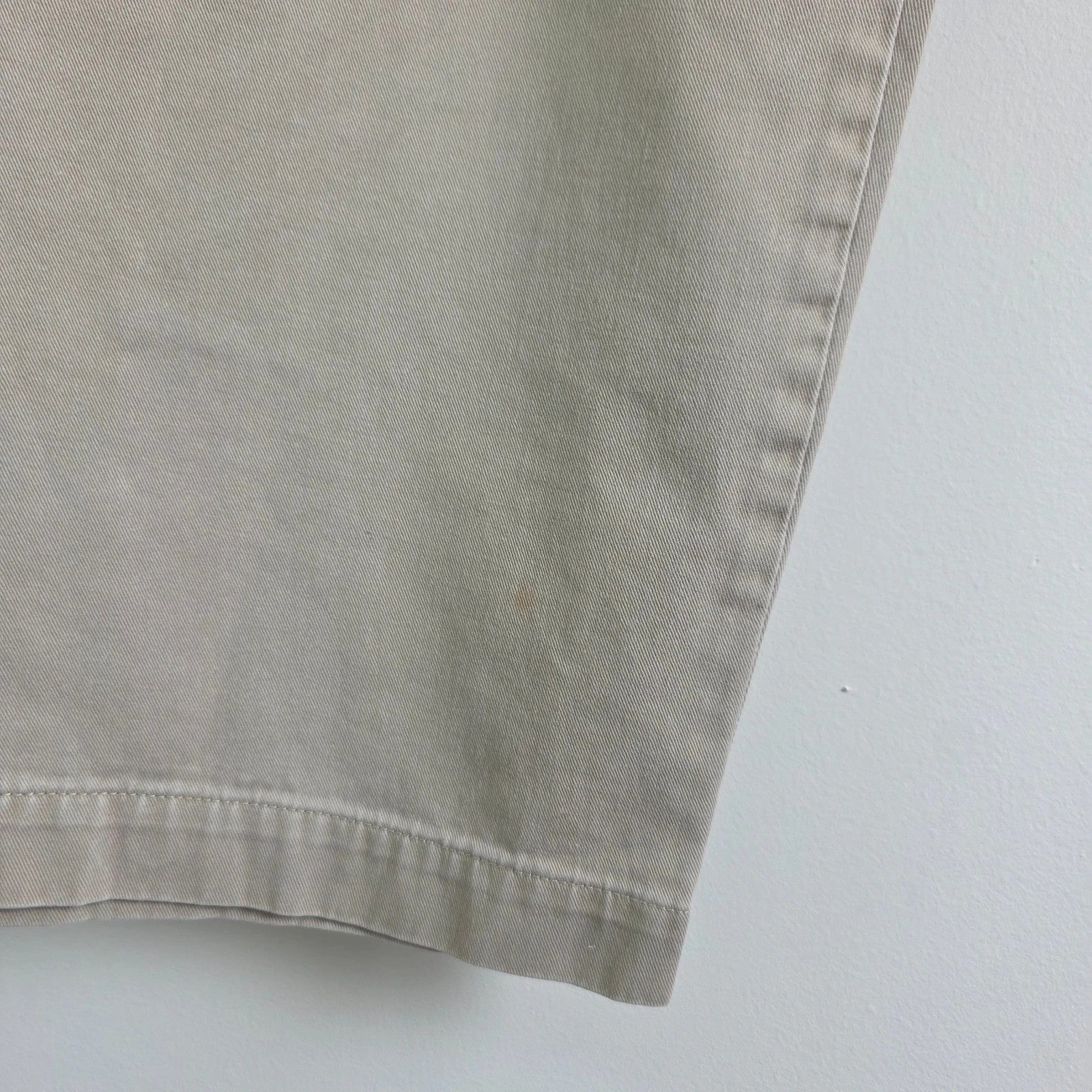 Tommy Hilfiger beige chino trousers pleated front, 100% cotton, relaxed fit.