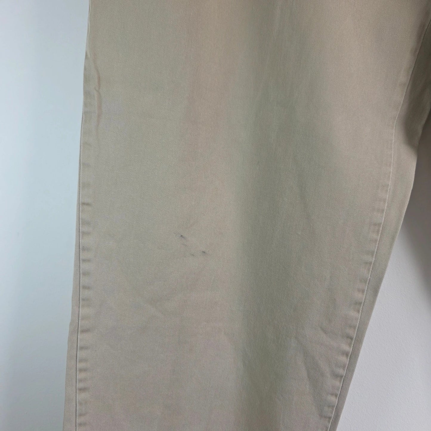 Tommy Hilfiger beige chino trousers pleated front, 100% cotton, relaxed fit.