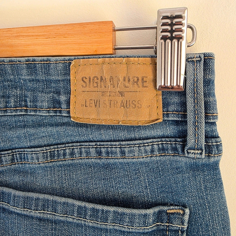 Levi's Signature Totally Shaping Straight Jeans Women's W29 L30 Blue Stretch