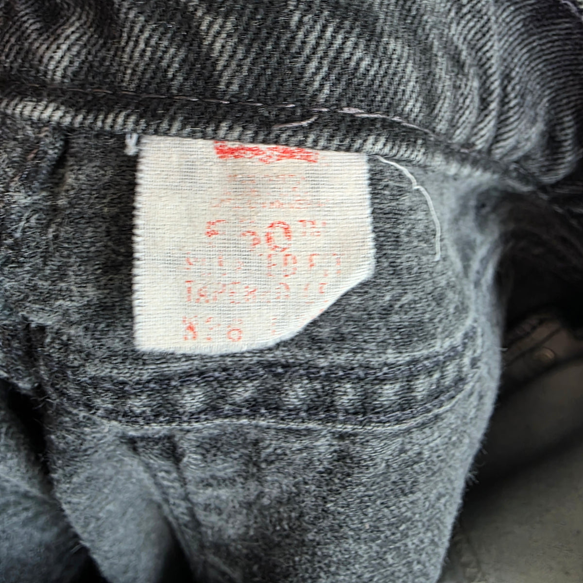 Vintage Levi's 550 Relaxed Fit Jeans W27 L28 (Tag W36 L34) Black Orange Tab USA?