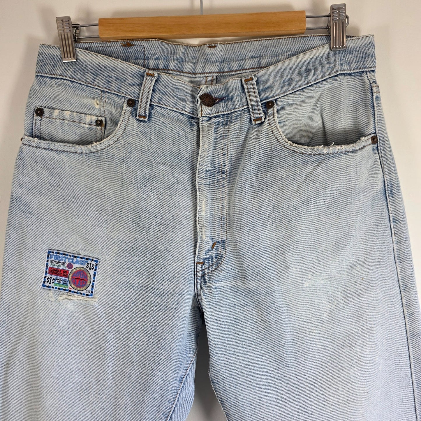Levi’s Vintage Jeans W32 L29 Blue Straight Custom Patch Distressed Y2K