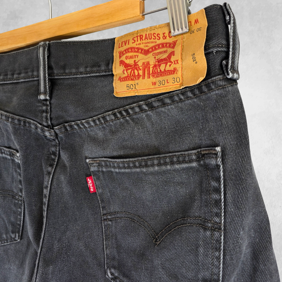 Levi’s 501 Jeans W30 L30 Black Vintage Y2K Straight Fit Button Fly Faded