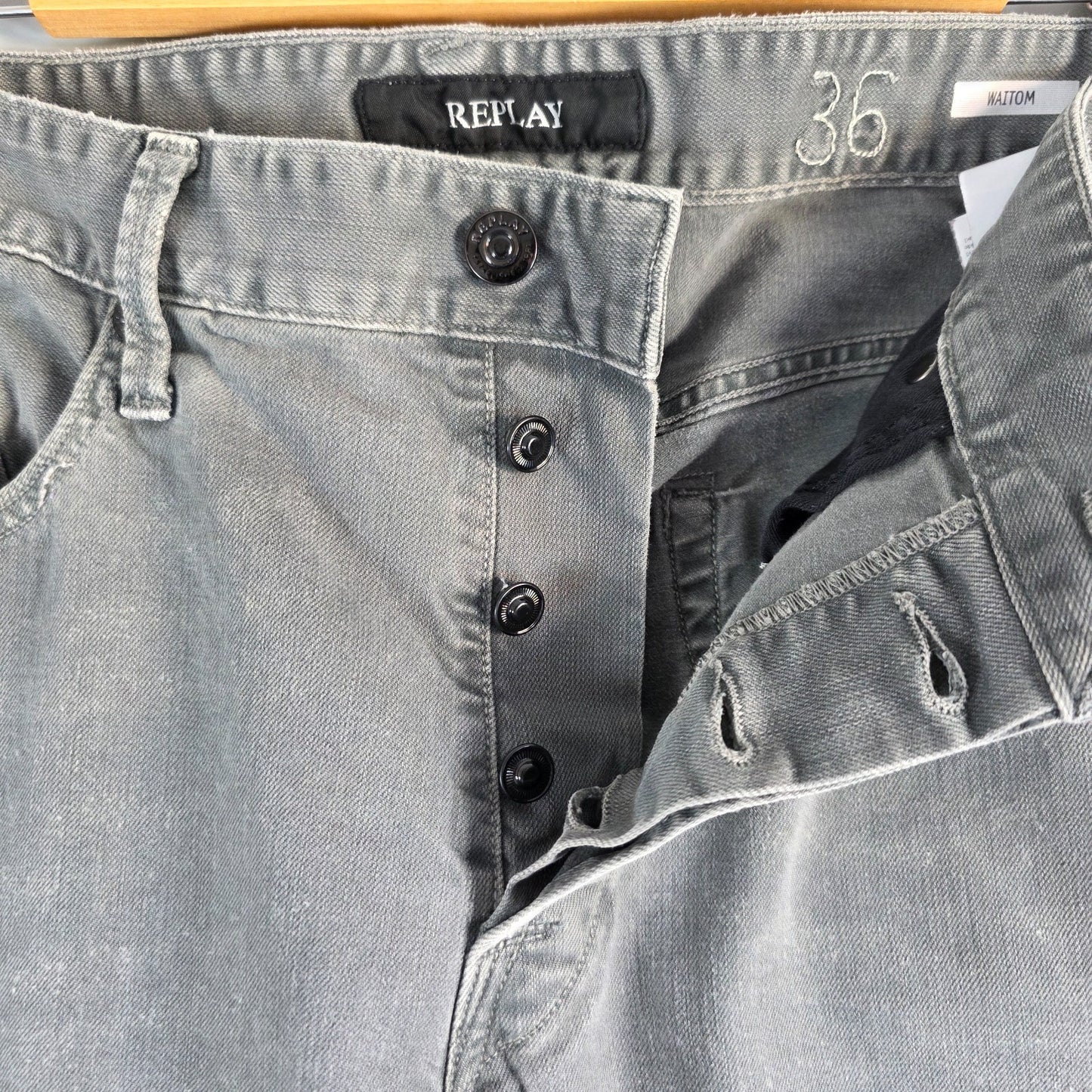 Replay WAITOM Men’s Jeans W37 L33 Grey Straight Fit Stretch Denim