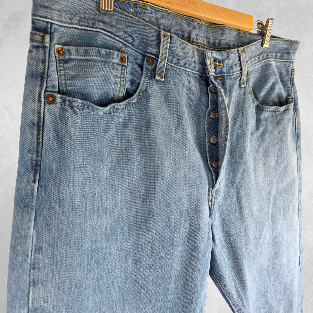 Levi’s 501 Jeans W38 L32 Men’s Blue Straight Fit Denim Button Fly