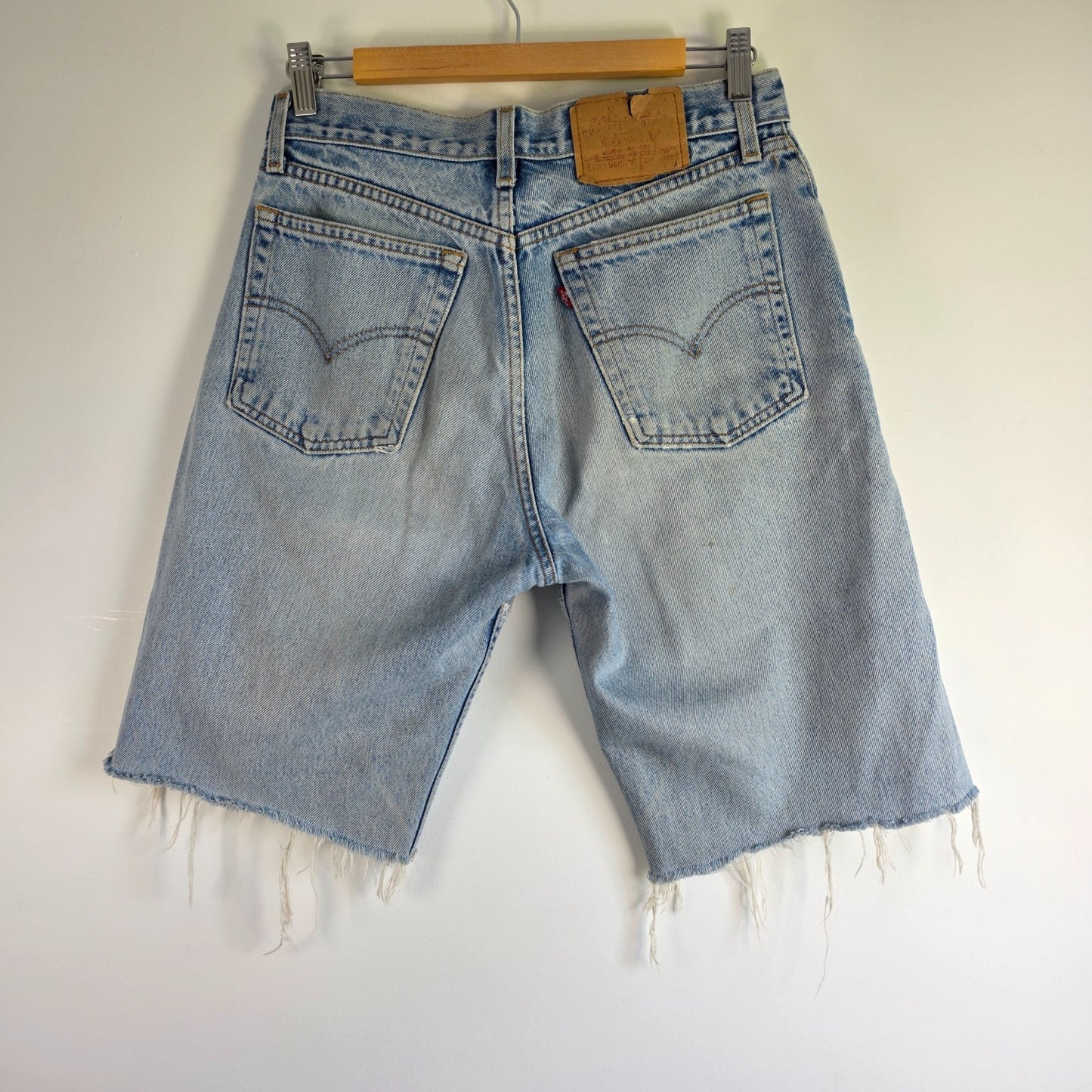 Vintage Levi’s 550 Denim Shorts Mens W30 Blue Relaxed Fit Cut Off Jeans