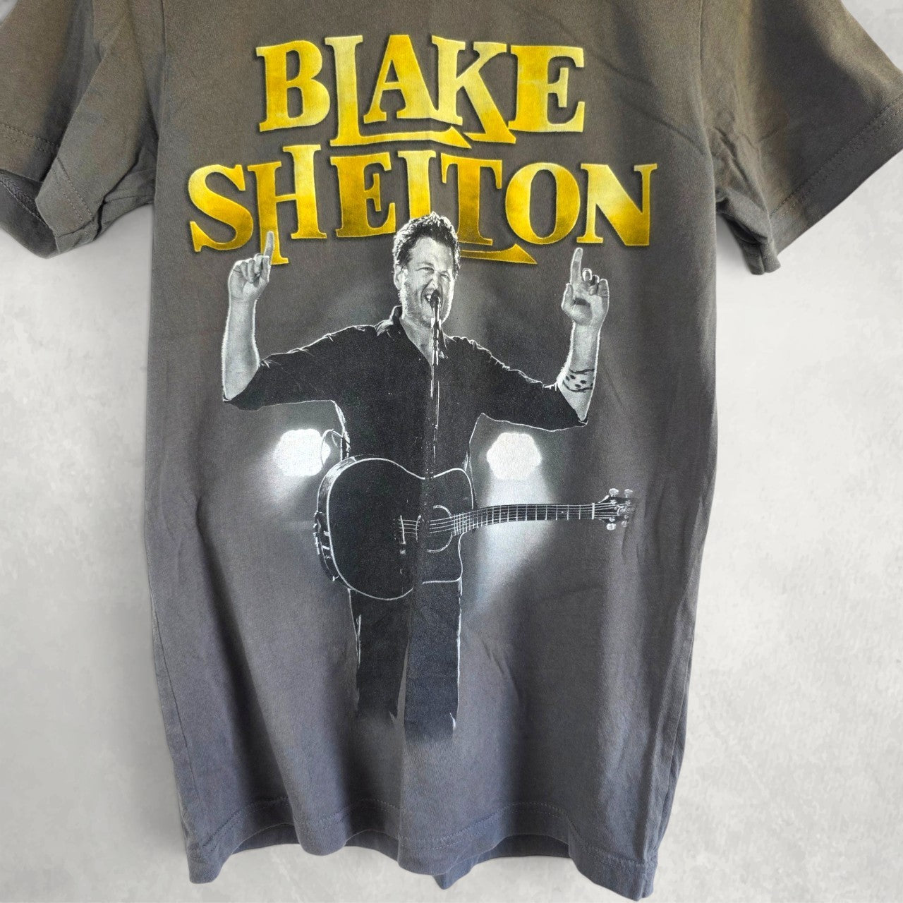 Blake Shelton 2017 Tour Graphic T Shirt Grey Small Country Music Tee