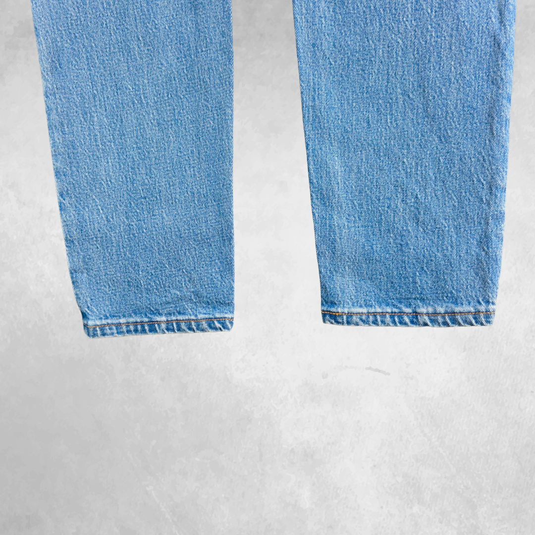 Levi’s 501 T Jeans Women’s W26 L28 Blue Tapered Leg Stretch Denim