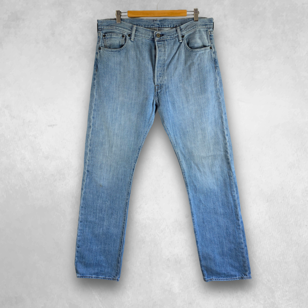 Levi’s 501 Jeans Mens W36 L34 Blue Straight Leg Button Fly Stacked Denim