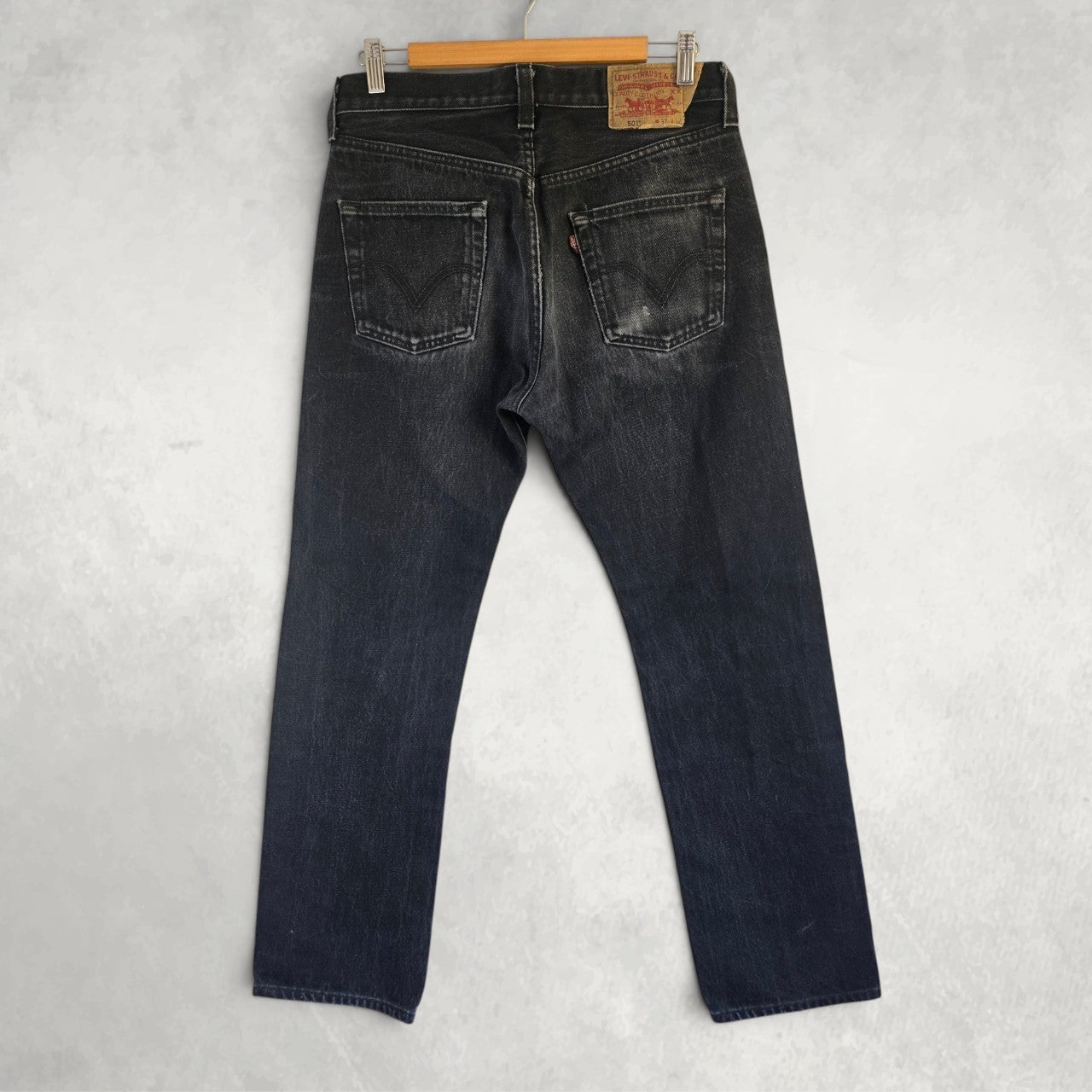 Levi’s 501 Vintage Black Jeans W32 L32 Straight Leg Button Fly Faded Denim