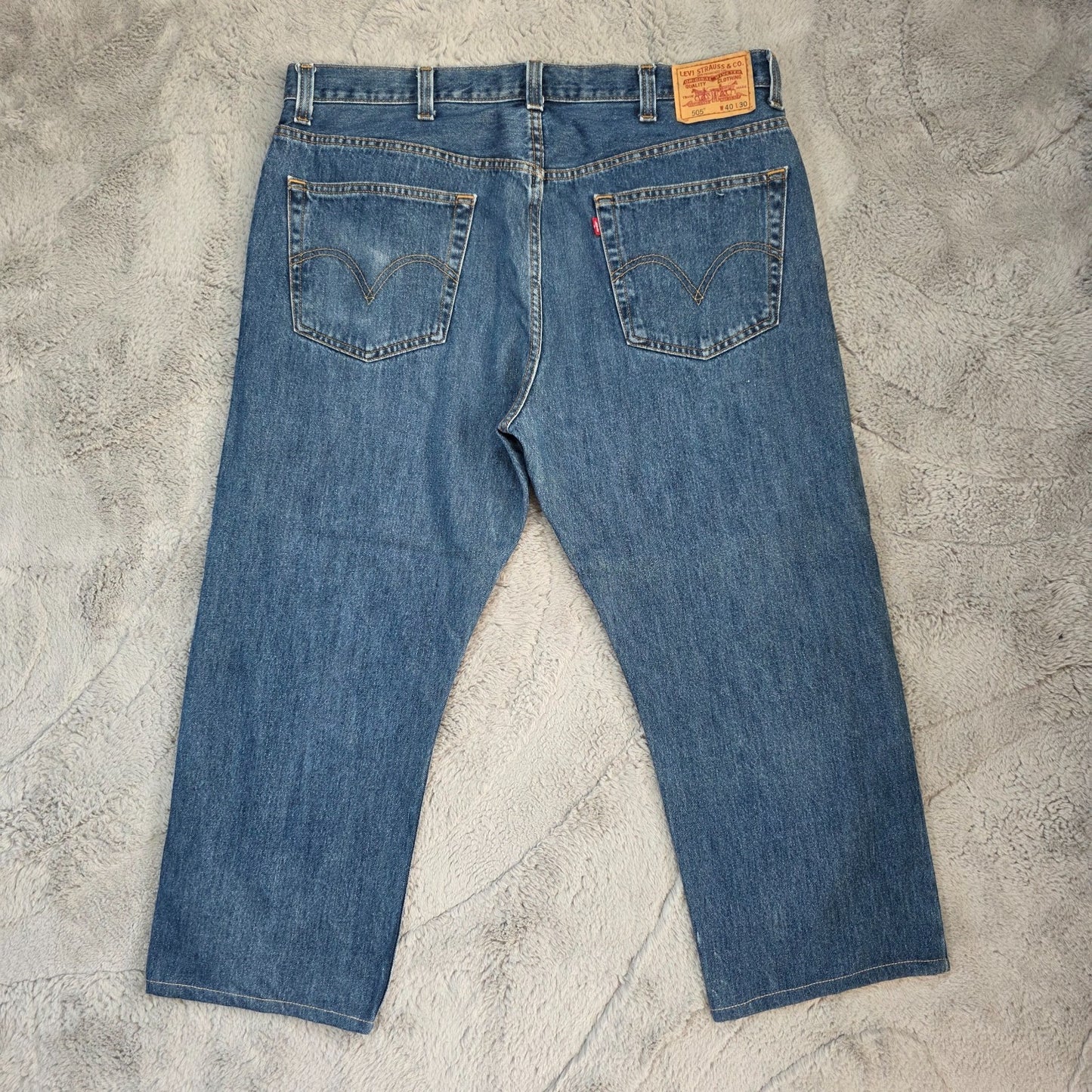 Levi’s 505 men’s straight leg jeans blue W40 L30 (actual inseam 26”) shortened