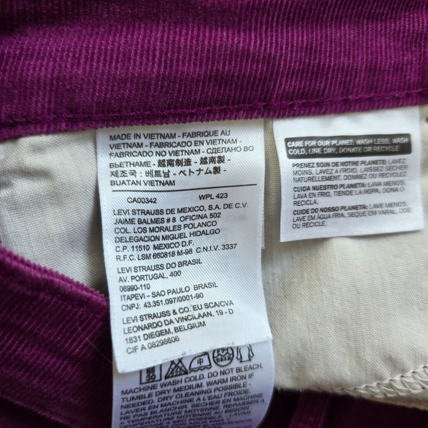 Levi’s Womens Purple Corduroy Leggings W28 L29 Skinny Stretch Velvet Feel Jeans