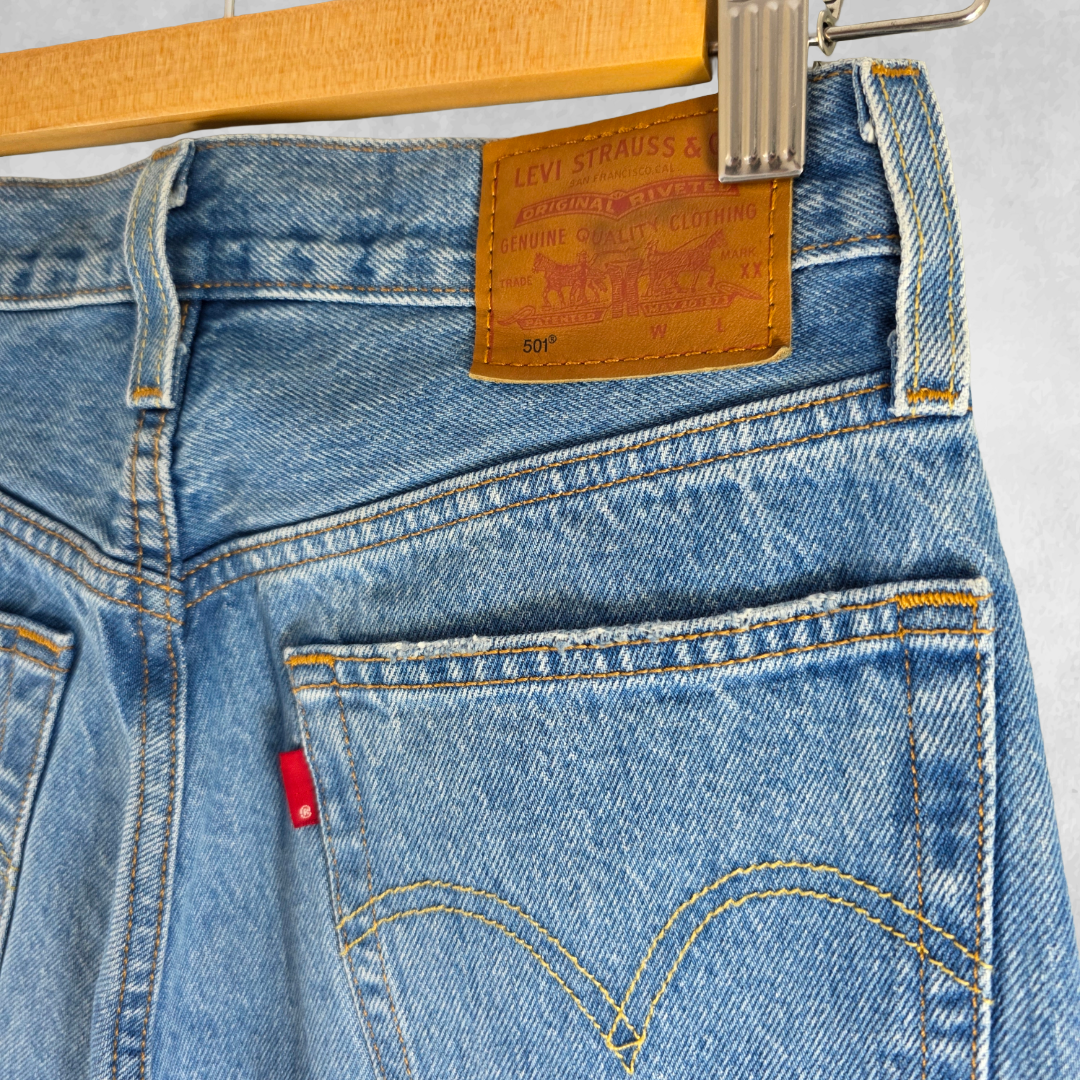 Levi’s 501 Jeans Women’s W25 L30 Blue Straight Mid Rise Distressed Denim