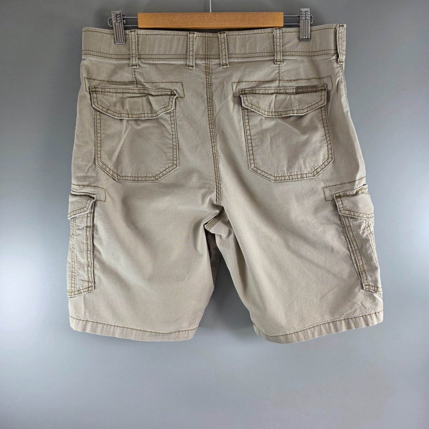 Lee Extreme Motion Cargo Shorts W34 Beige Stretch Utility Workwear Men’s