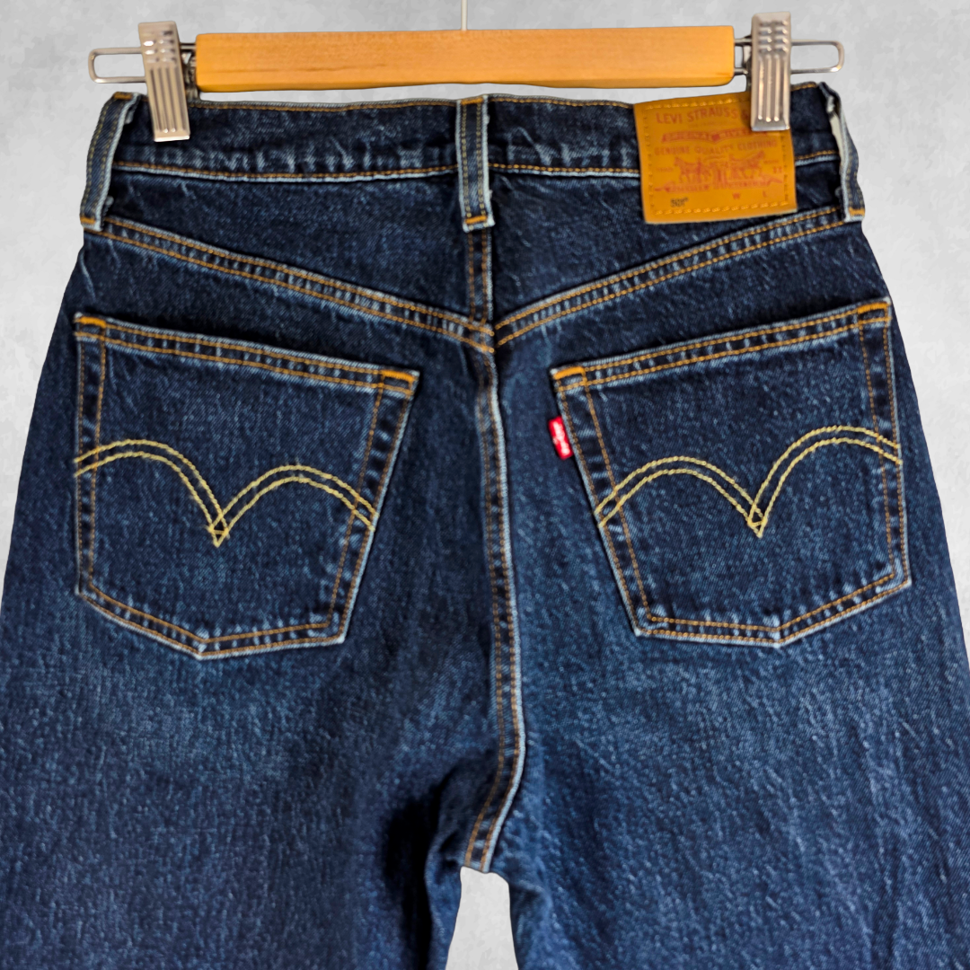 Levi’s 501 Jeans Women’s W26 L30 Blue Straight Mid Rise Contrast Stitch
