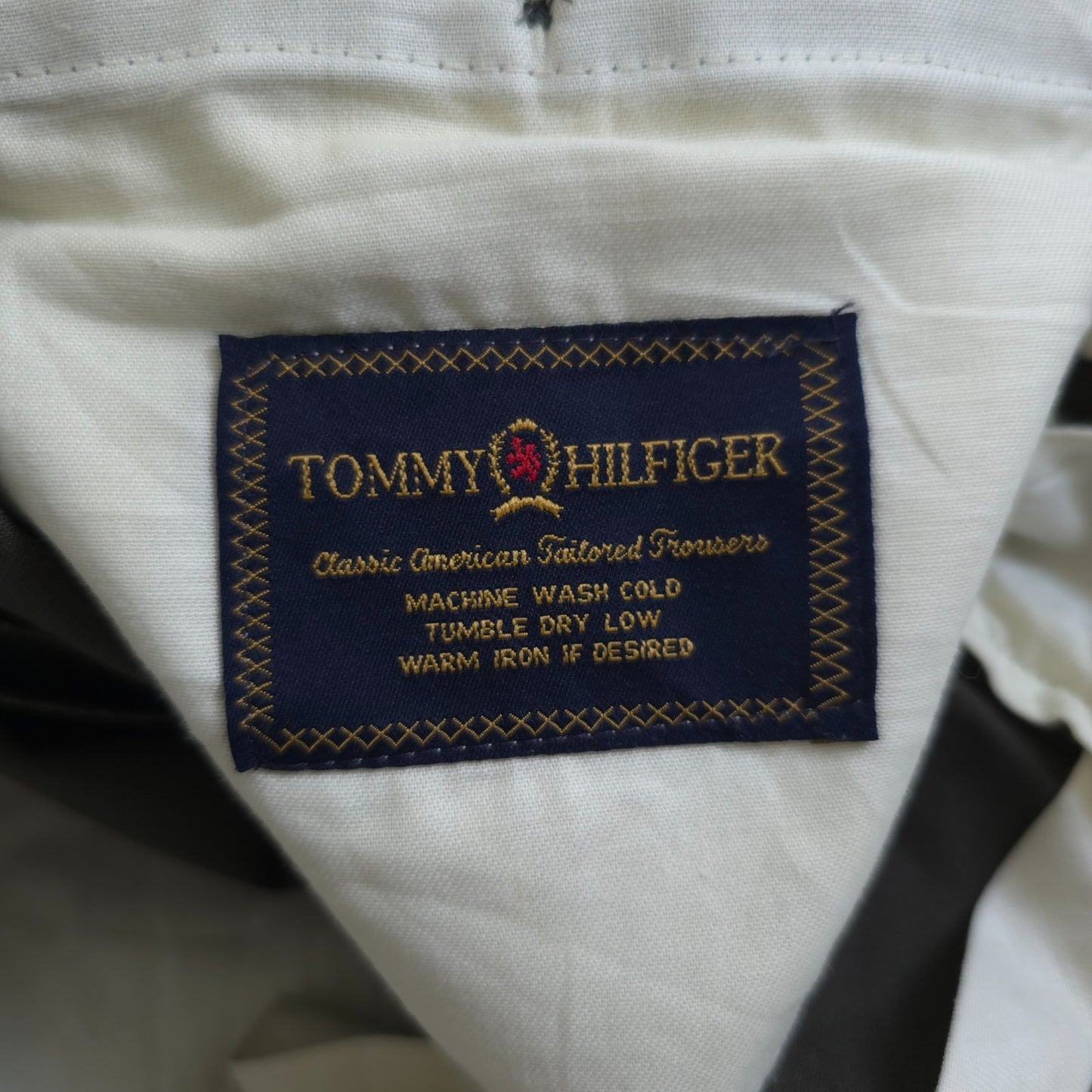 Vintage Tommy Hilfiger Pleated Chino Trousers W41 L30 Beige Khaki Preppy