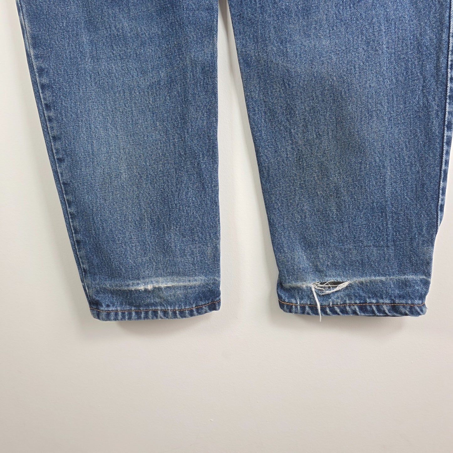 Levi’s 550 Jeans Women’s W31 L32 Blue Relaxed Fit Distressed Vintage Style