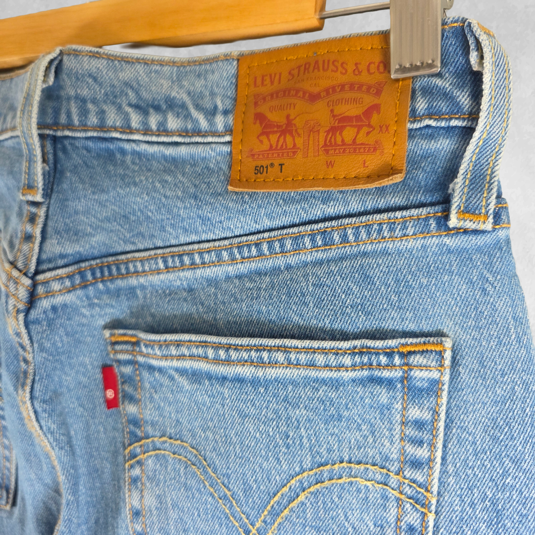 Levi’s 501 T Jeans Women’s W26 L28 Blue Tapered Leg Stretch Denim