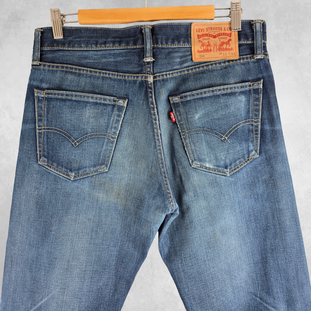 Levi’s 504 Straight Jeans Men’s W32 L33 Blue Denim (W33 L34 Tag)