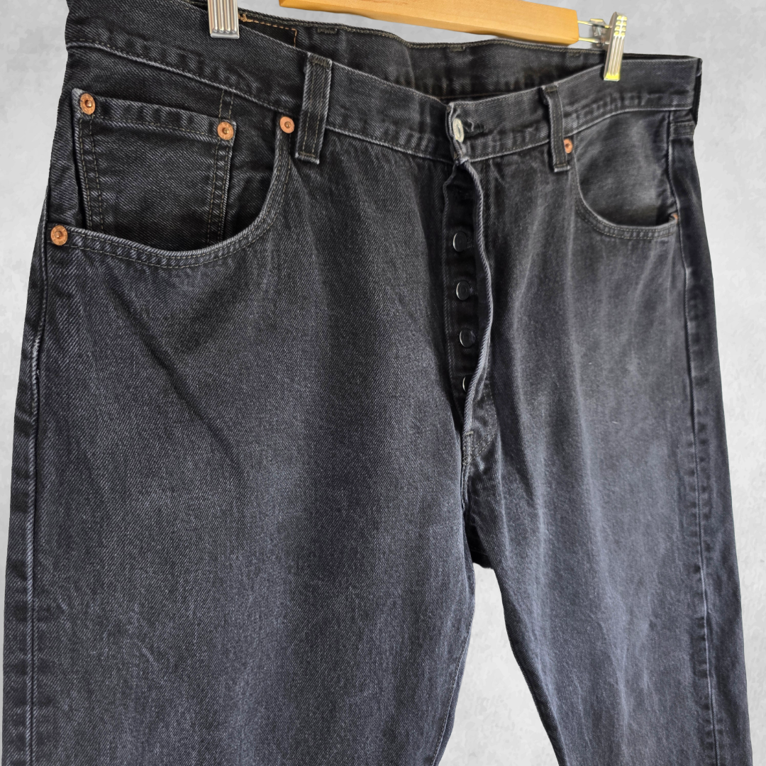 Levi’s 501 Jeans Men’s W38 L29 Black Straight Leg Denim Button Fly